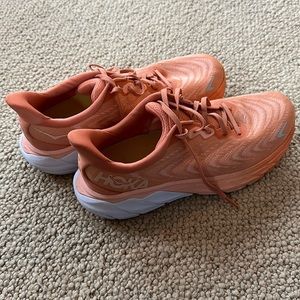 HOKA ARAHI 6 running shoes size 11